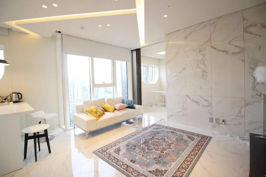 Cheongdam Beautiful Apartment New Building Edition Full Option Long Term Stay Availableapt 2룸 신축 Edition 풀옵션 장기가능