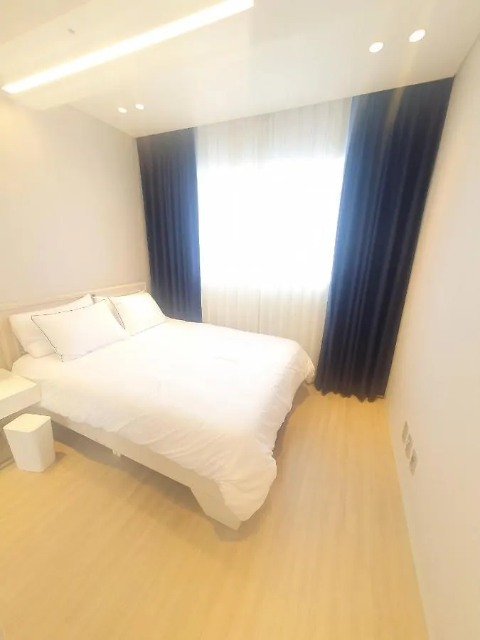 Cheongdam Beautiful Apartment New Building Edition Full Option Long Term Stay Availableapt 2룸 신축 Edition 풀옵션 장기가능 0*, Seul