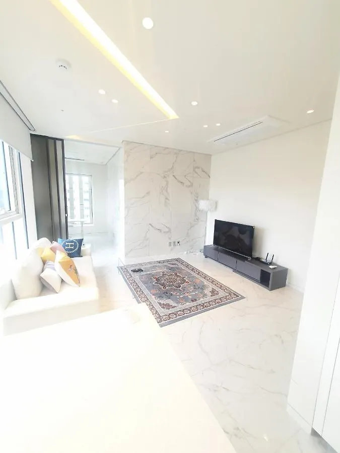Cheongdam Beautiful Apartment New Building Edition Full Option Long Term Stay Availableapt 2룸 신축 Edition 풀옵션 장기가능